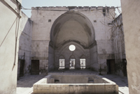 Courtyard, îwân-hall.