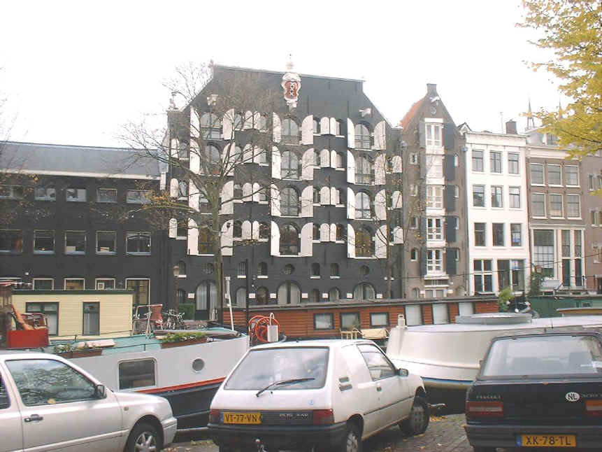 Amst 56.JPG (163308 bytes)