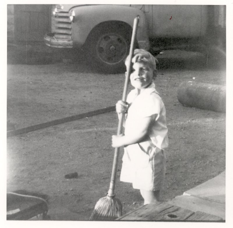 ayounglewissweeping.jpg
