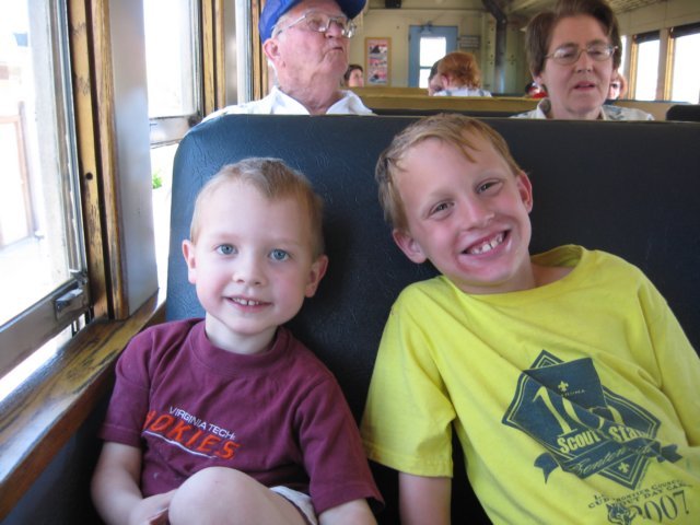 ethanalextrain.jpg