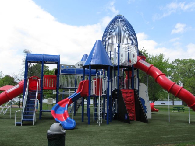 riversideparkneenahwi.jpg