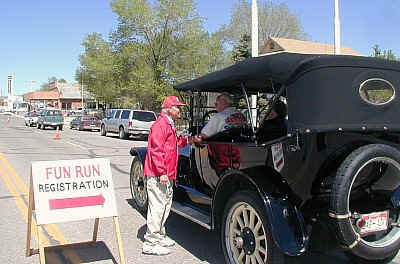 funrunreg.jpg (53420 bytes)