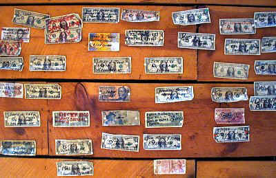 money1.jpg (54270 bytes)