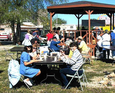 breakfast1.jpg (73328 bytes)