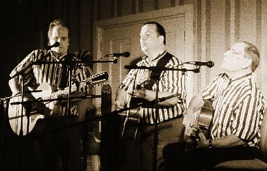 trio12timriley250.jpg (29986 bytes)