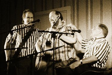 trio13gregjorgenson2250.jpg (30154 bytes)