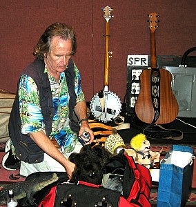 P8161074ws.JPG (41882 bytes)