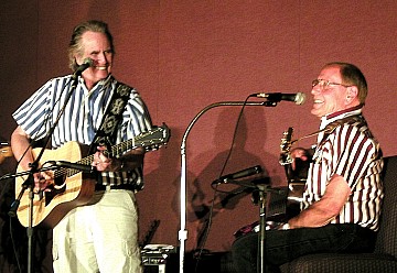 P8171251ws.JPG (39954 bytes)