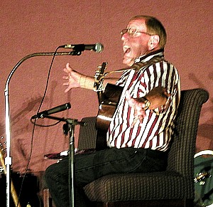 P8171255ws.JPG (43515 bytes)