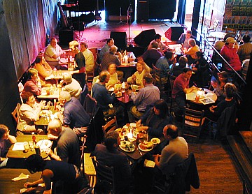 P4244556sm.jpg (55532 bytes)