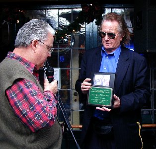 award1.jpg (33165 bytes)