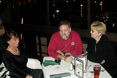 dinner2.jpg (30643 bytes)