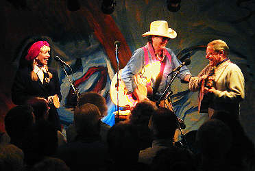 trio2.jpg (21999 bytes)