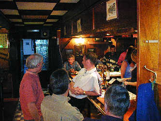 atthebar1.jpg (20507 bytes)