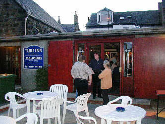 patio1.jpg (20038 bytes)