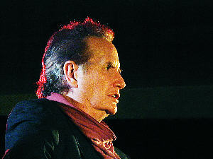 wallpaper1tn.jpg (16348 bytes)