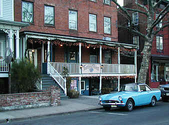 front.jpg (20013 bytes)