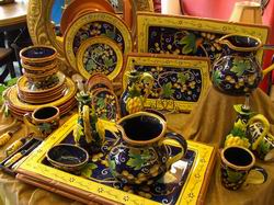Antiques & Uniques