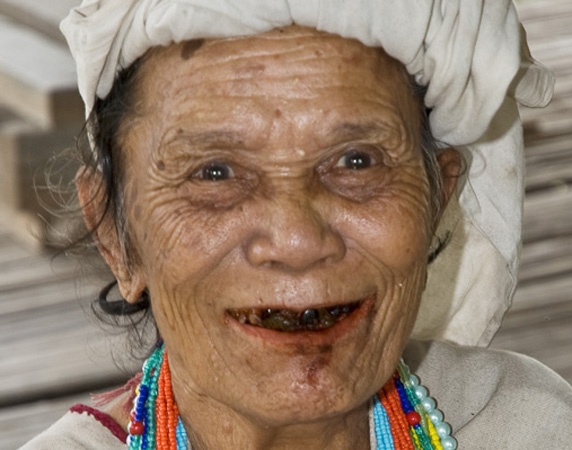 1124DSC_6592 Beetlenut Smile