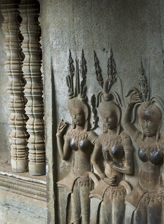 0109_DSC3424 Three Goddesses