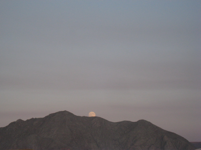Moonrise - B-Man is nicer with a full moon!