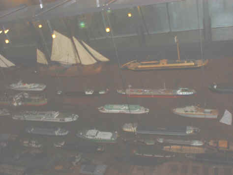 Boat 02.JPG (72615 bytes)