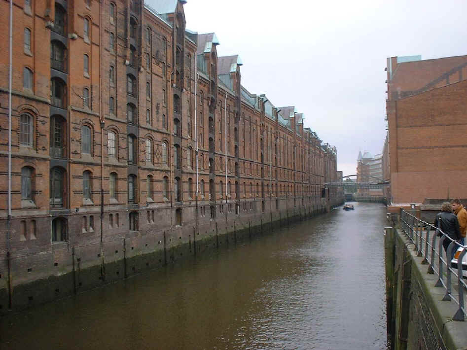 Hamburg 12.JPG (151887 bytes)