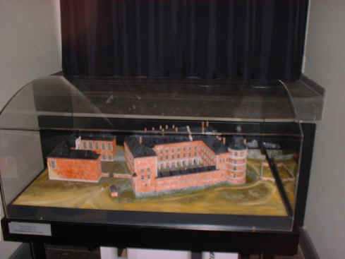 Museum 01.JPG (86835 bytes)