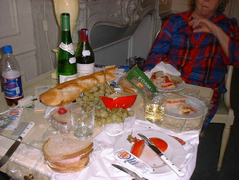 Paris 39.JPG (143986 bytes)