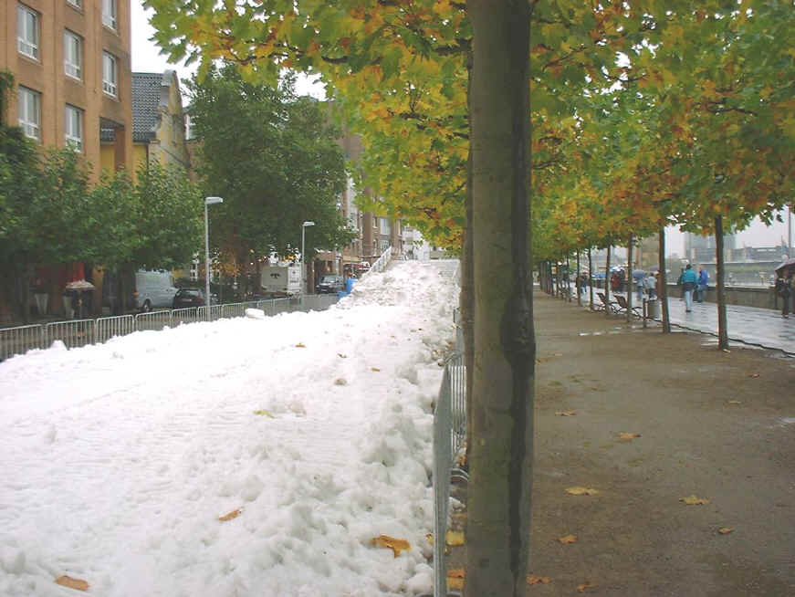 Ski 4.JPG (158222 bytes)