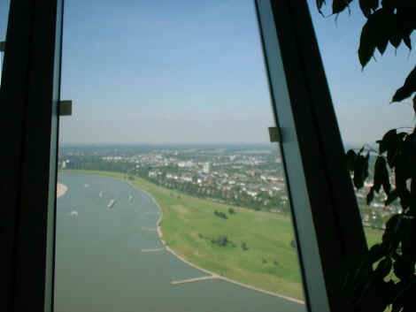 Tower 03.JPG (70441 bytes)