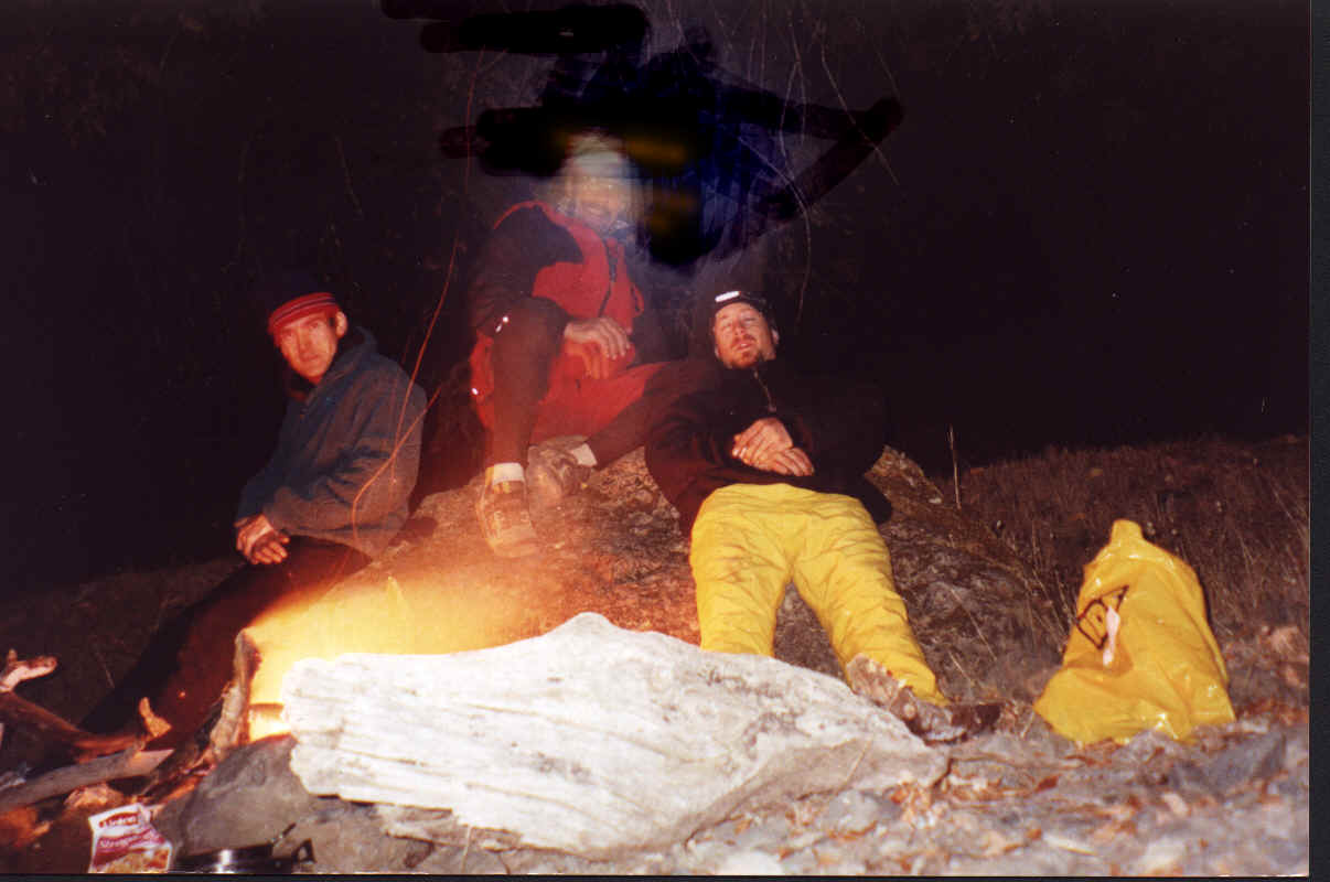 3 day - Campers around fire.BMP (2896054 bytes)