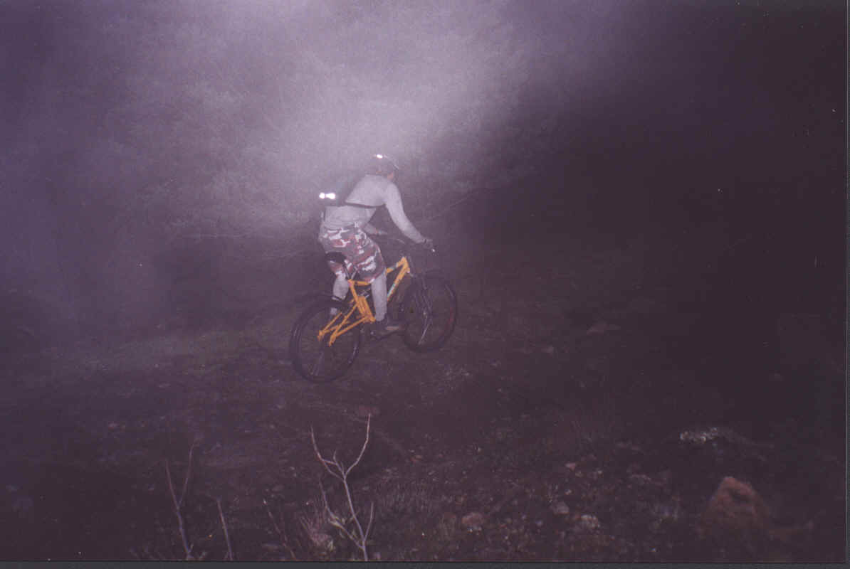 Two Riders - Auriah in mist.BMP (2867254 bytes)