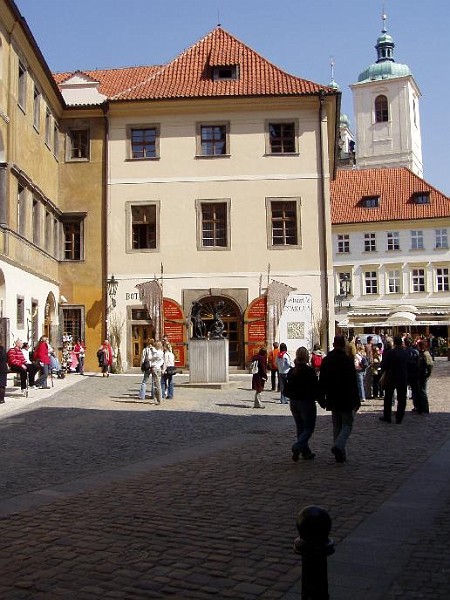 prague20060408_legend048.jpg