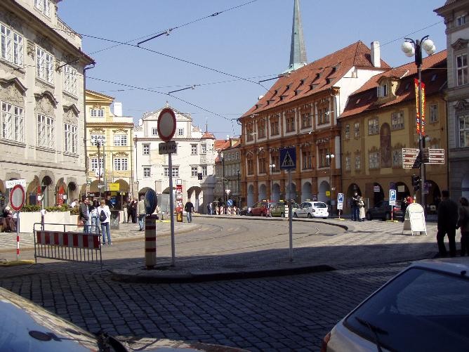 prague20060408_malostranske_namesti013.jpg