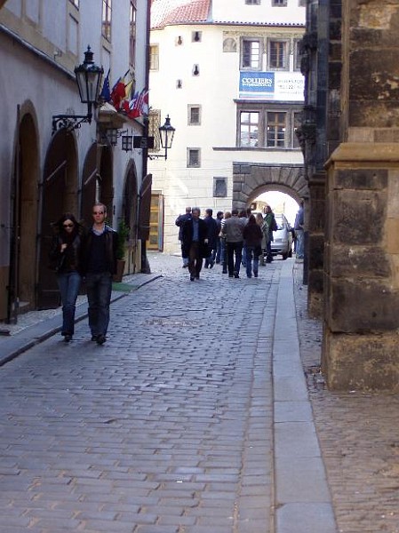 prague20060408_square_side045.jpg