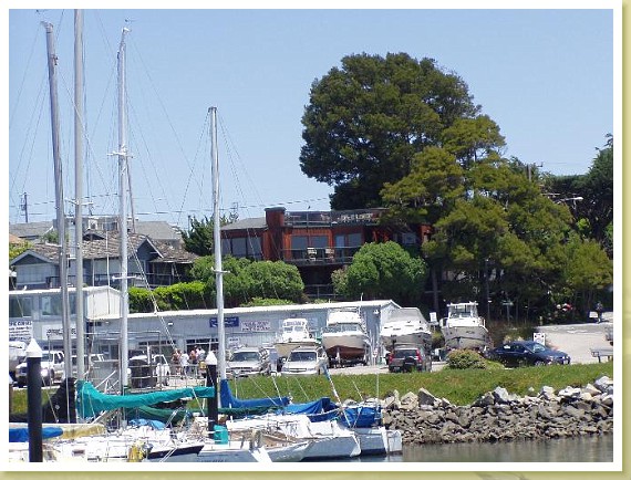 059_harbor_houses.jpg