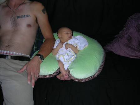 Damian_kickin_back_in_his_boppy_6.6.07