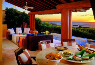 Elegant dining "al fresco"