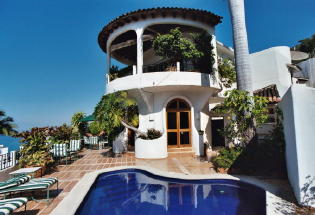 Pool & Sun Terrace