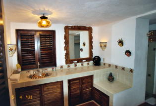 Guest bathroom.