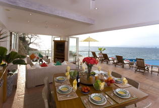 Beautifully Decorated Living and Dining area