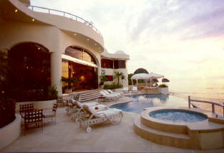 Spacious Sun Deck