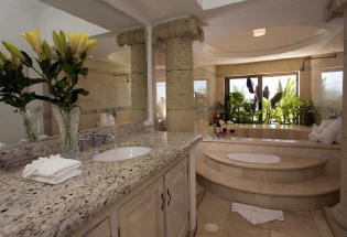 Master bath with Jacuzzi.