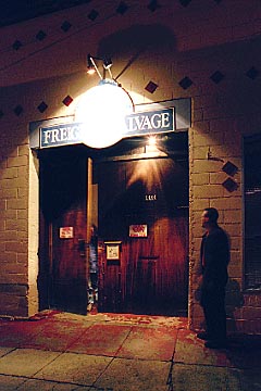 dooropening.jpg (56663 bytes)