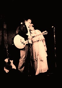 stagebw2.jpg (15660 bytes)