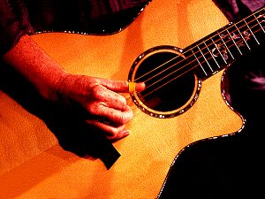 15rhand2.jpg (80150 bytes)