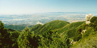 view2.jpg (56048 bytes)