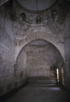 West wing, central vault of south chamber.