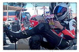 Rob stays in touch before racing